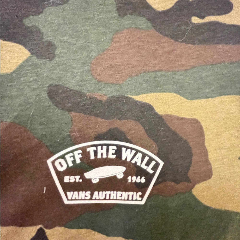 Vans Camo Tshirt, Size Med, Cutom Fit, - Picture 2 of 8